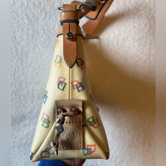 Dooney & Bourke 1975 vintage handbag. Logo, pale yellow. Excellent condition - Picture 4 of 12